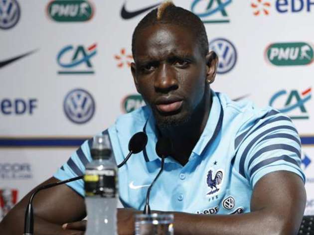 trung vệ Mamadou Sakho