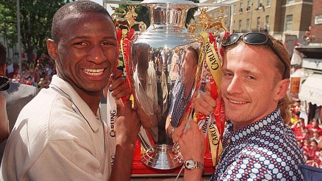 Cựu tiền vệ Emmanuel Petit của Arsenal