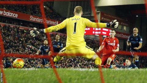 Liverpool khiến Van Gaal sợ hãi